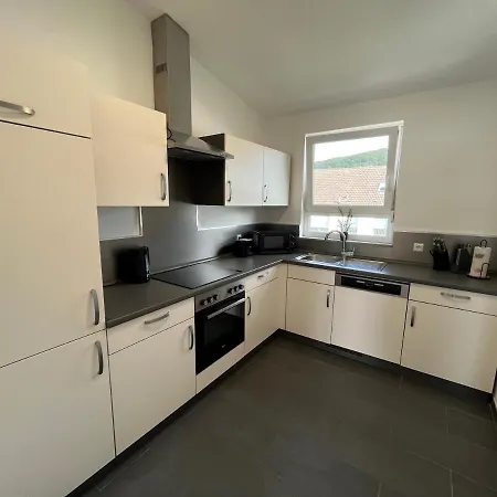 Apartment Premium 70qm 2 Kueche, Balkon, Smart Tv, Wifi